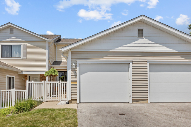 740 Lakeview Point - Photo 1