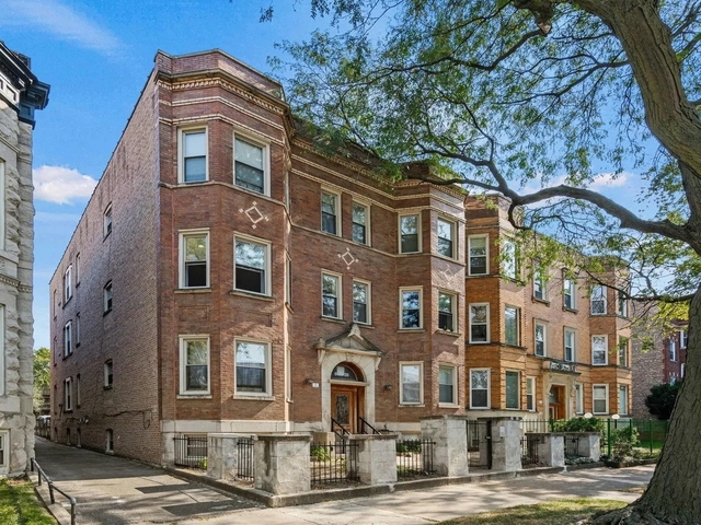 6133 S Drexel Avenue - Photo 1