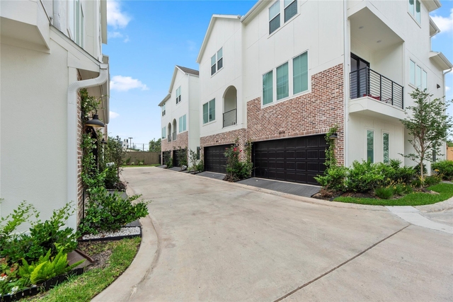 3075 Hicks Street - Photo 1