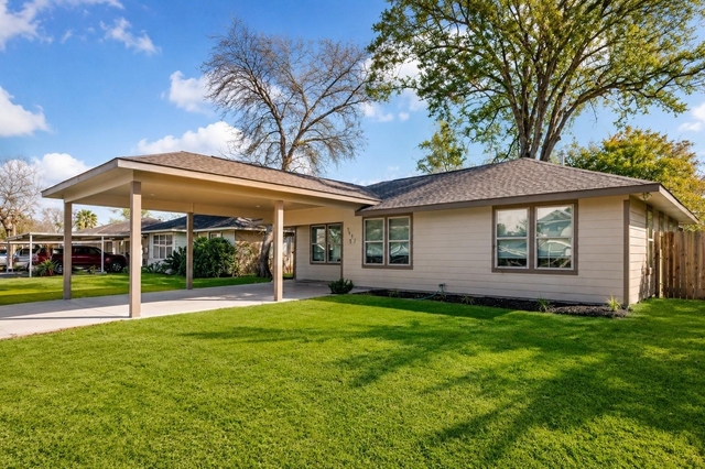 711 Woodbine Street - Photo 1