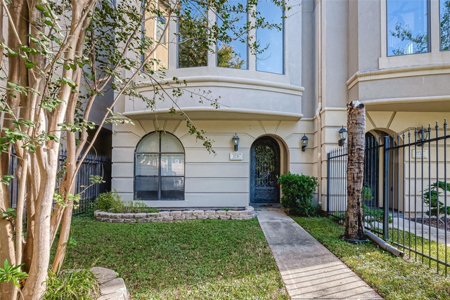 2721 Austin Street - Photo 1