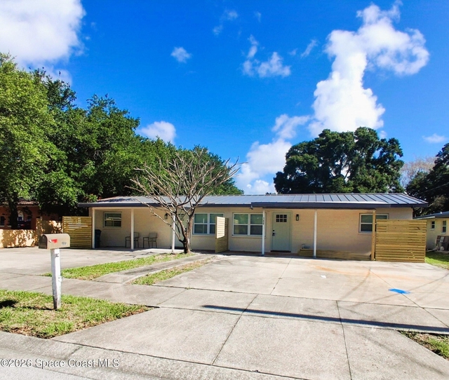 388 Hibiscus Avenue - Photo 1