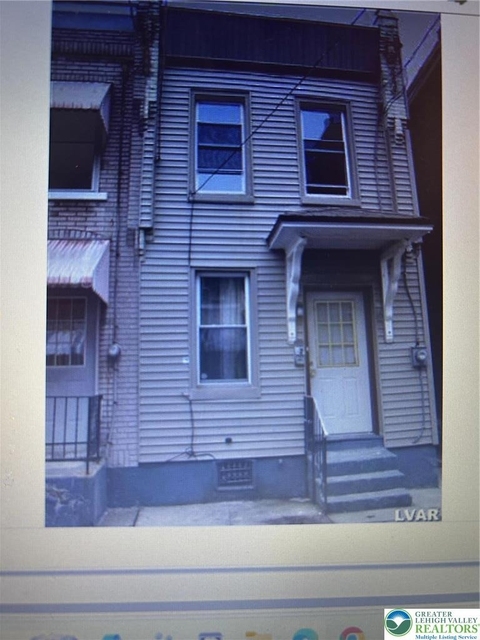 740 Laufer Street - Photo 1
