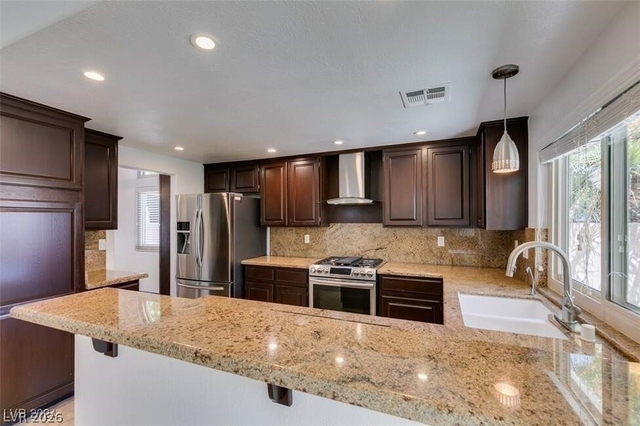240 Honeywood Street - Photo 1