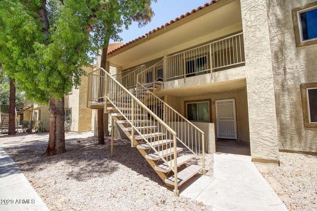 2220 W Dora Street - Photo 1