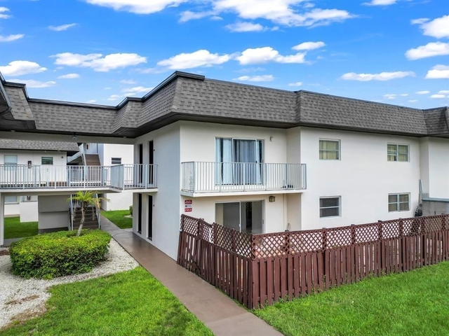 8601 Sw 94th Street - Photo 1