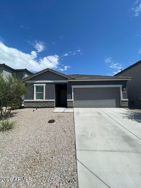 19436 W Elm Street - Photo 1