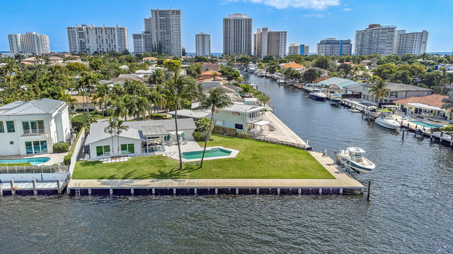 35 Castle Harbor Isle Drive - Photo 1
