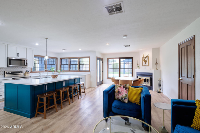 1708 E Montebello Avenue - Photo 1