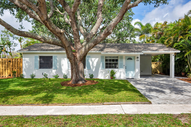 808 Iroquois Street - Photo 1