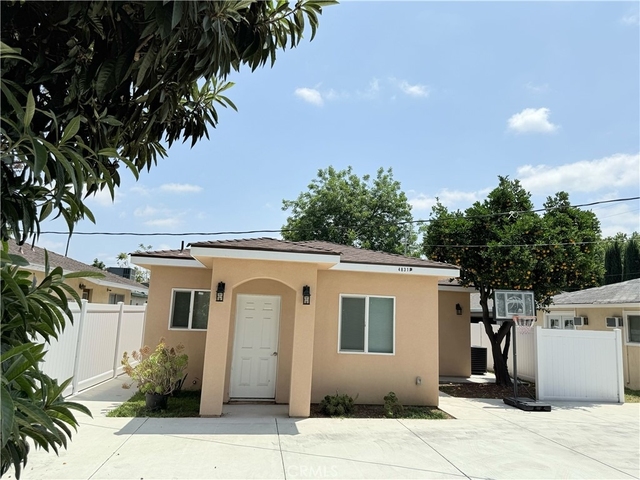 4831 Fiesta Ave Unit B - Photo 1