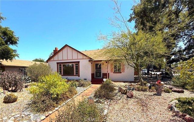 929 E Grand Boulevard - Photo 1