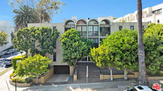 11789 Montana Avenue - Photo 1