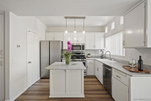 221 Donax Ave - Photo 1