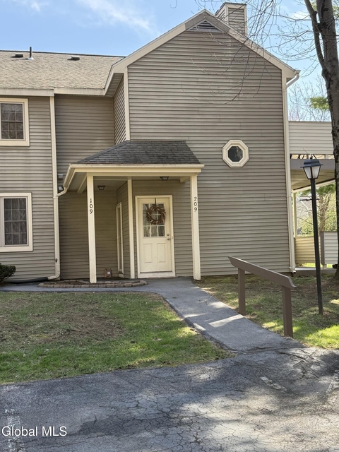 209 Monmouth Way - Photo 1