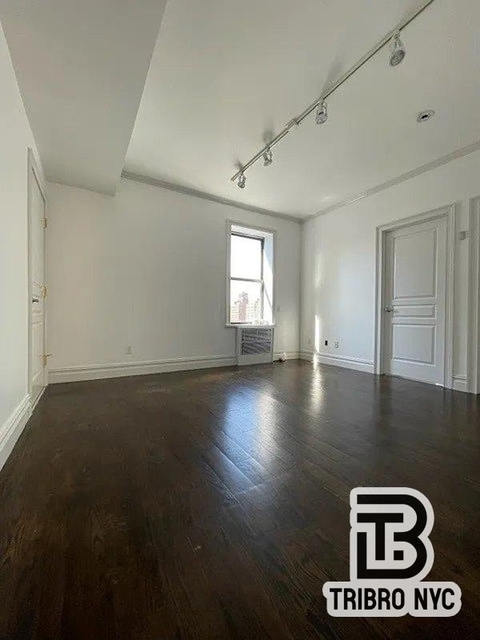 12 5th Avenue - Photo 1