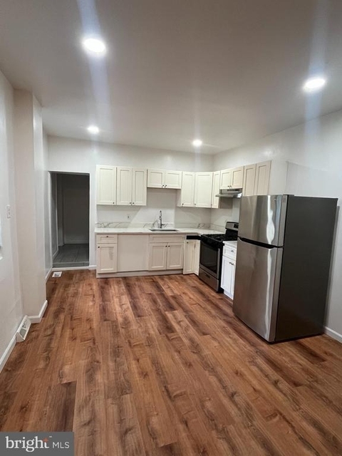2823 Amber Street - Photo 1