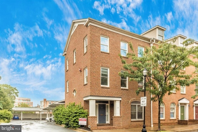 7 South Street W - Photo 1