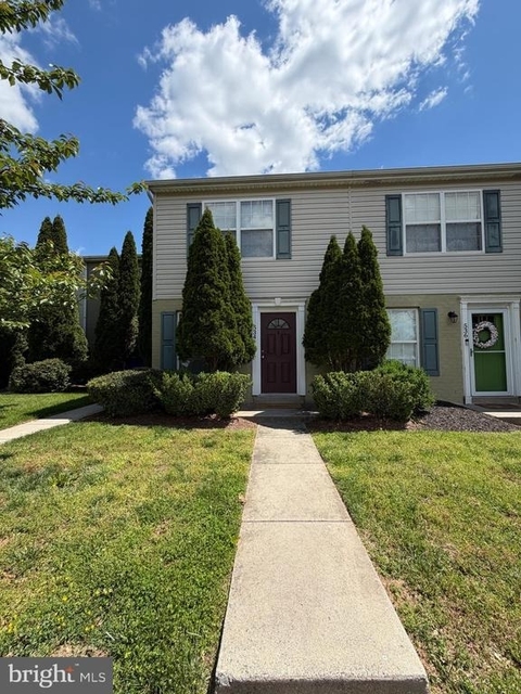 534 Lancaster Place - Photo 1