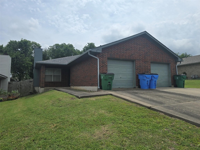 1915 Alex Ave - Photo 1
