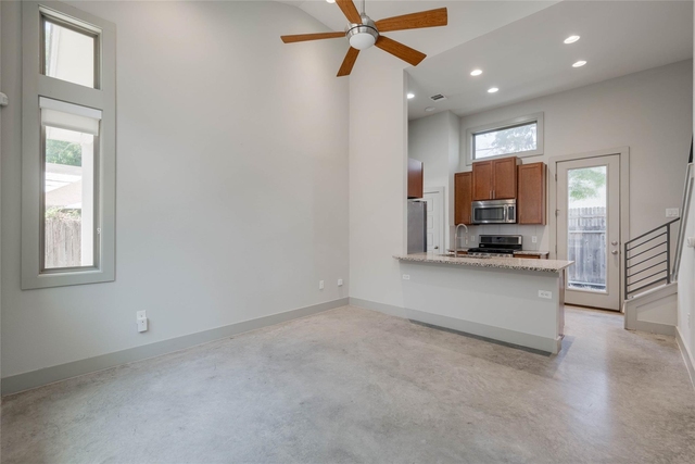 2612 Willow St - Photo 1