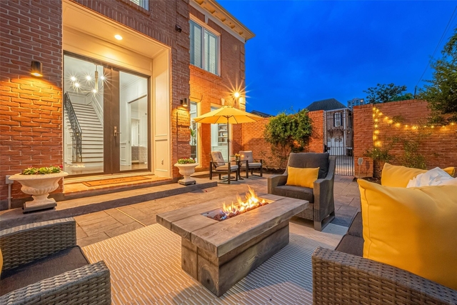 983 S Post Oak Lane - Photo 1