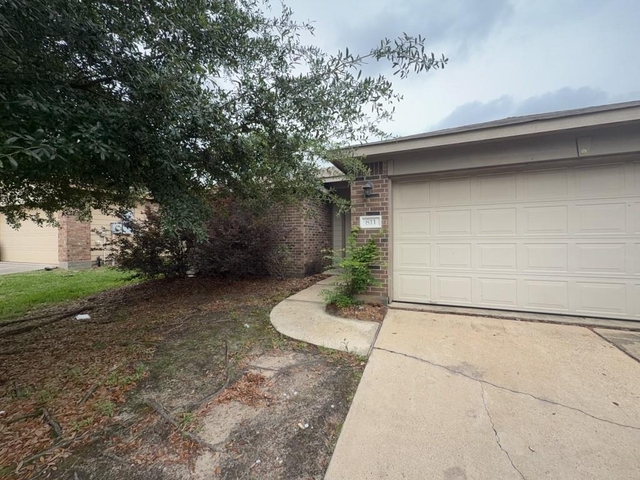 811 Lovebug Lane - Photo 1