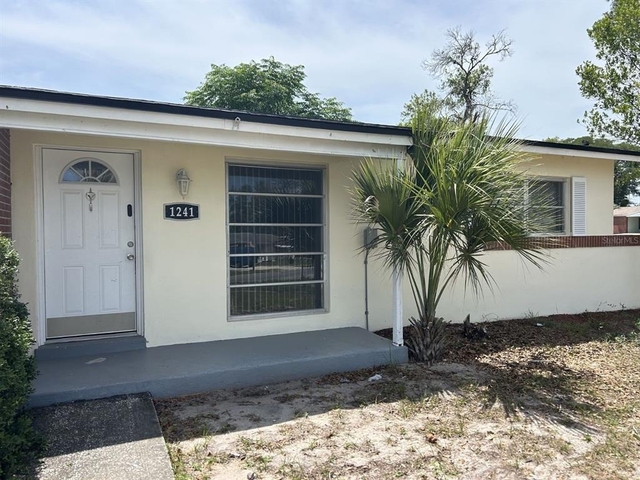 1241 Pilgrim Rd - Photo 1