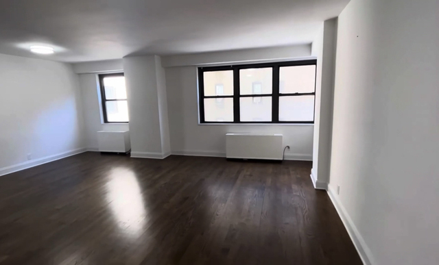 400 East 89th Street - Photo 1