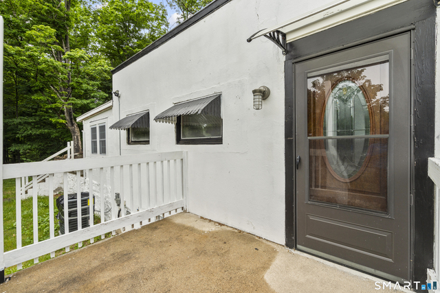 399 Hawthorne Avenue - Photo 1