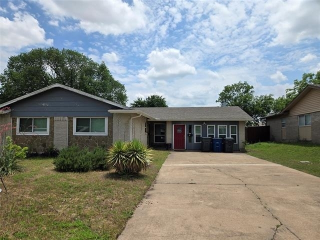 624 Oceanview Drive - Photo 1