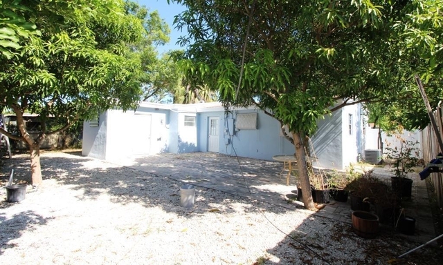 2849 Ne 13th Avenue - Photo 1
