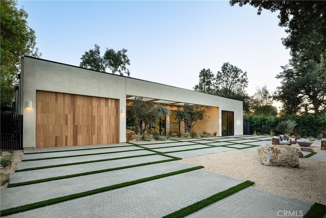 23340 Collins - Photo 1