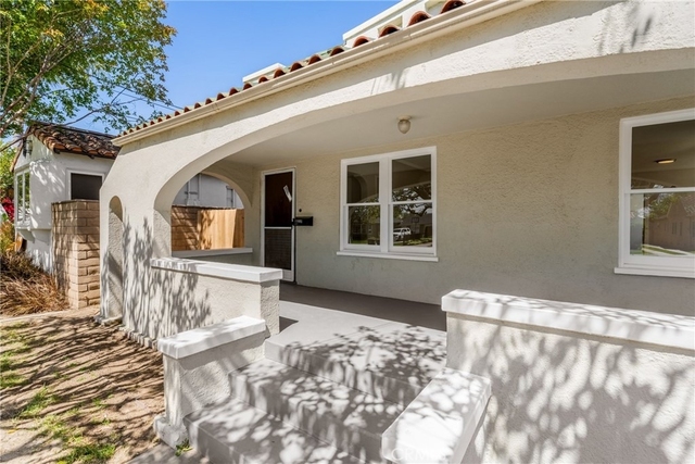 553 N Pine - Photo 1