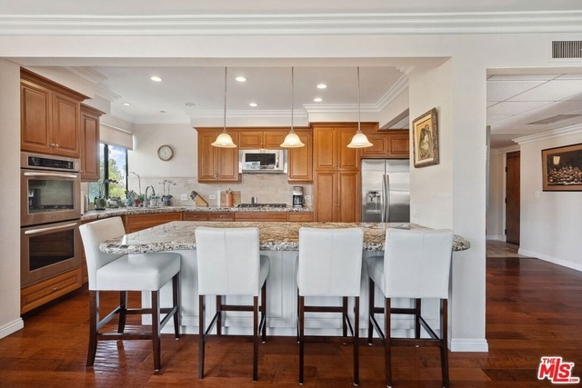 12115 San Vicente Boulevard - Photo 1