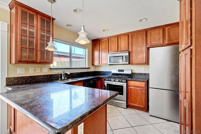447 S Lincoln Ave - Photo 1
