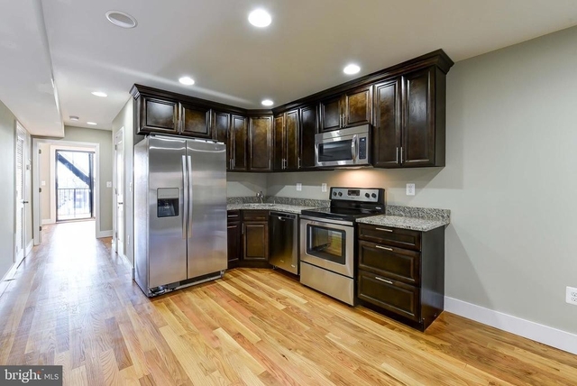 2031 Benning Road Ne - Photo 1