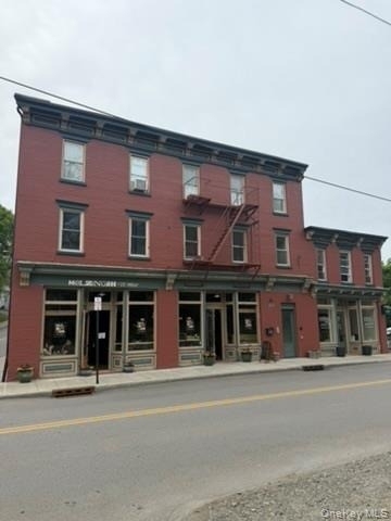 554 Main - Photo 1