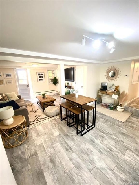 102 Troy Avenue - Photo 1