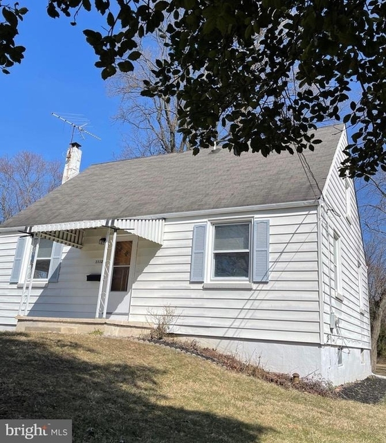 1112 Parkway Avenue - Photo 1