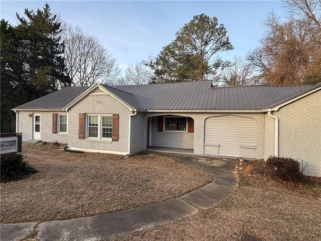 802 N Park St Street - Photo 1