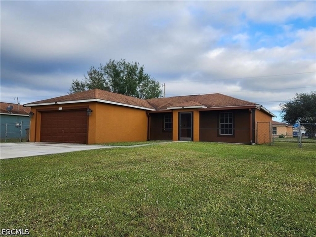 573 Bell Boulevard S - Photo 1