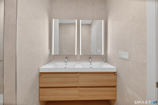 253 Riverside Avenue - Photo 1