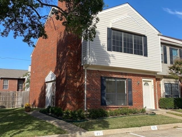 226 Samuel Boulevard - Photo 1