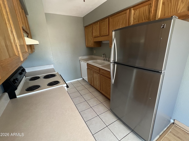 2338 W Lindner Avenue - Photo 1