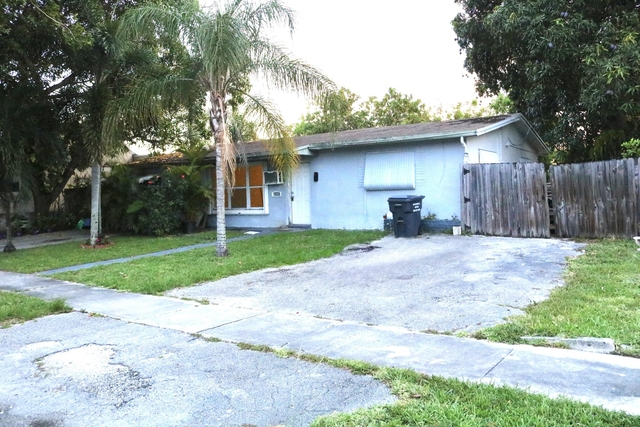 1920 N 65th Way - Photo 1