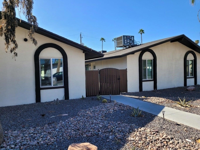 6713 E Cheery Lynn Road - Photo 1