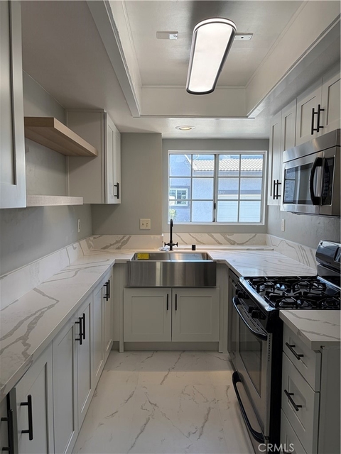 8248 Inglenook - Photo 1