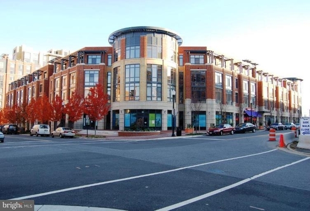 520 John Carlyle Street - Photo 1