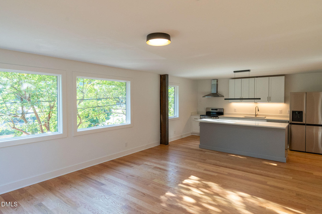 402 E Martin Street - Photo 1